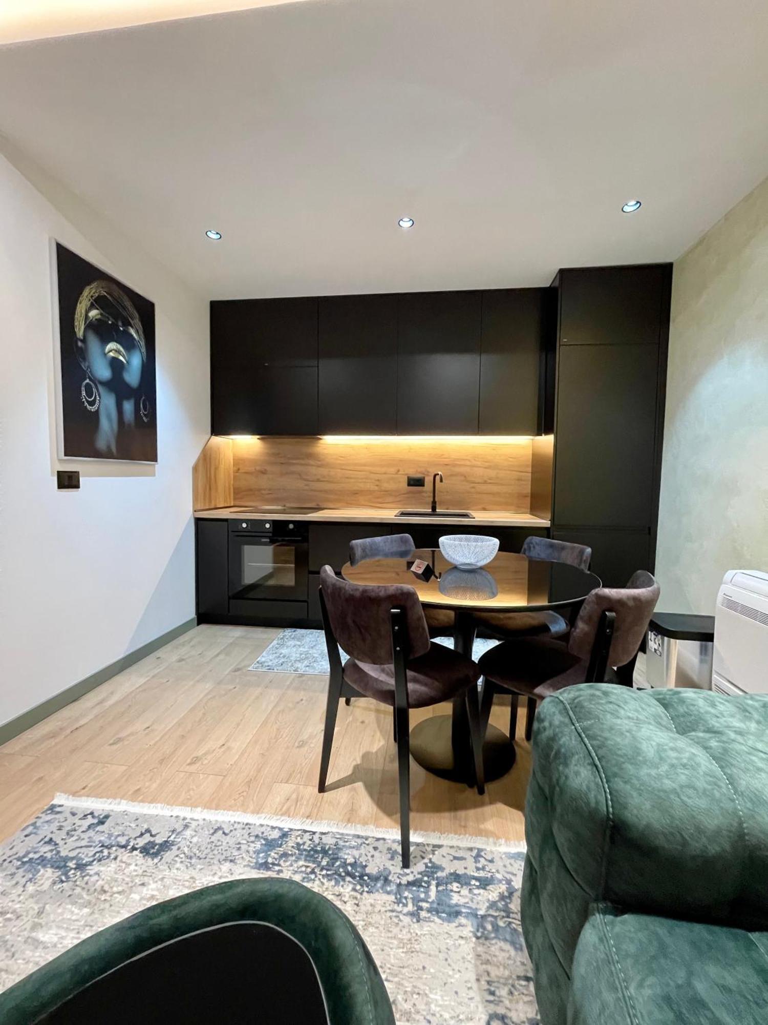 Queens Luxury Apartments Tirana Kültér fotó